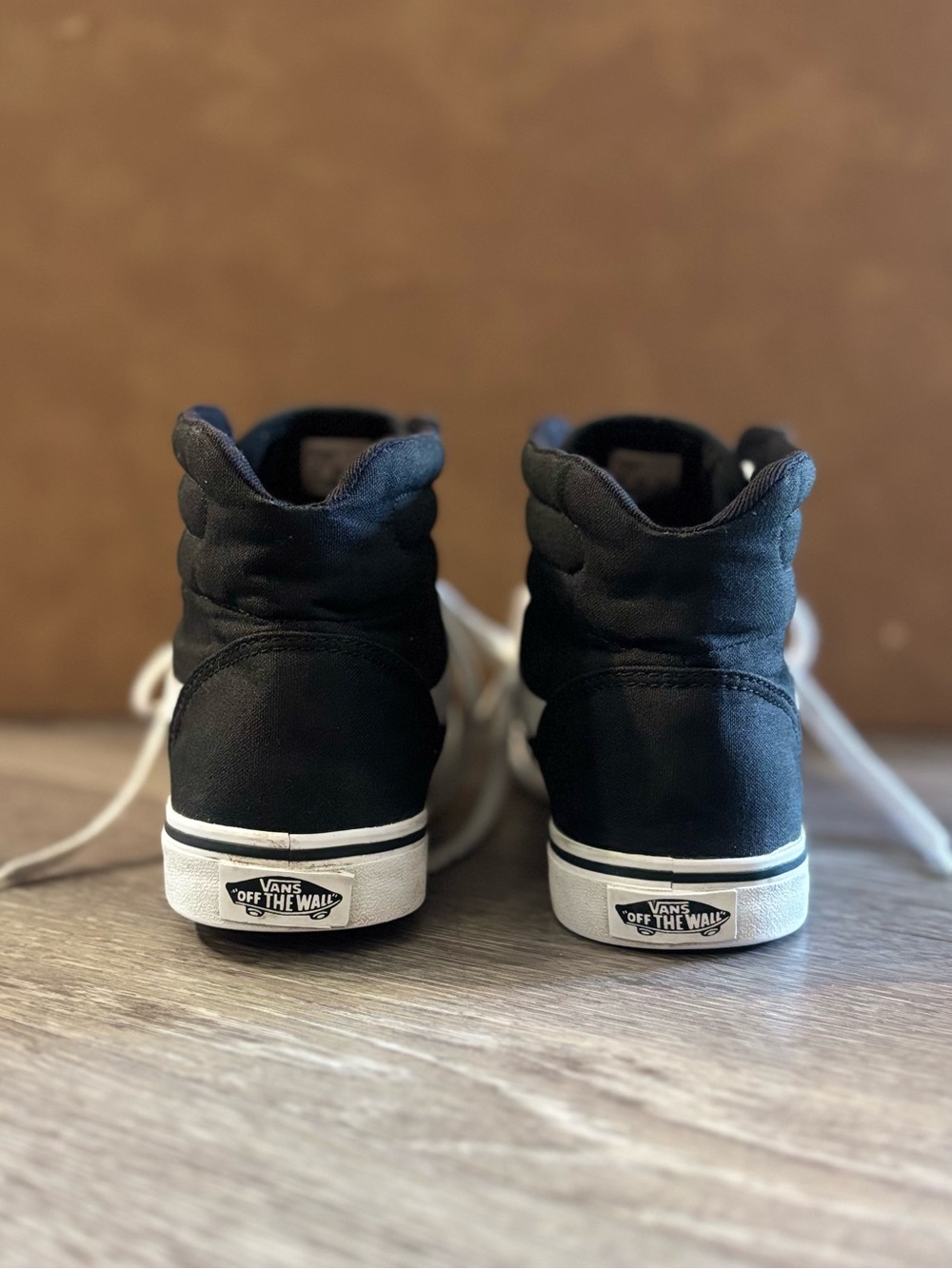 Vans - Picture 5 of 8